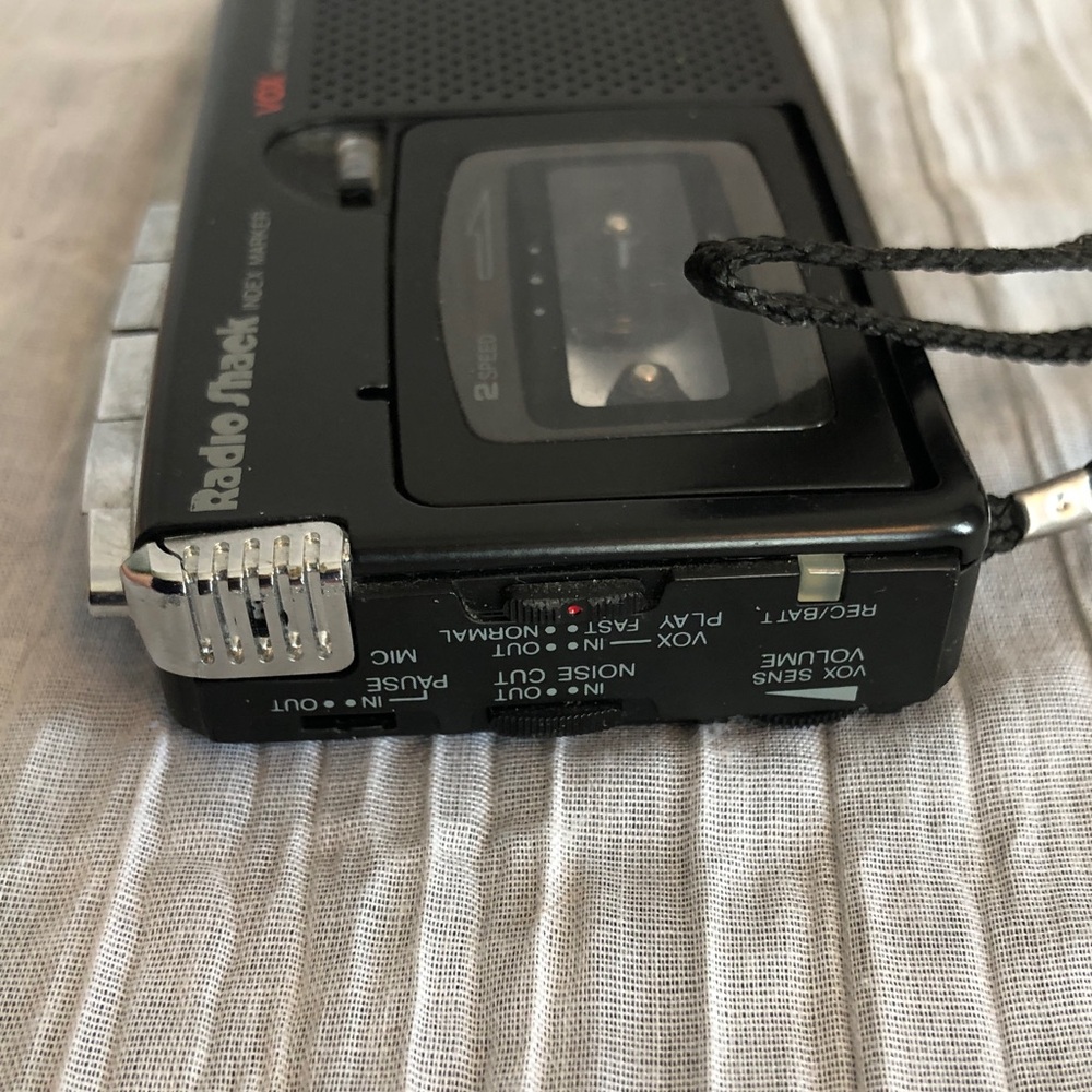 Vintage RADIO SHACK mini handheld voice microcassette recording recorder machine - Picture 3 of 10